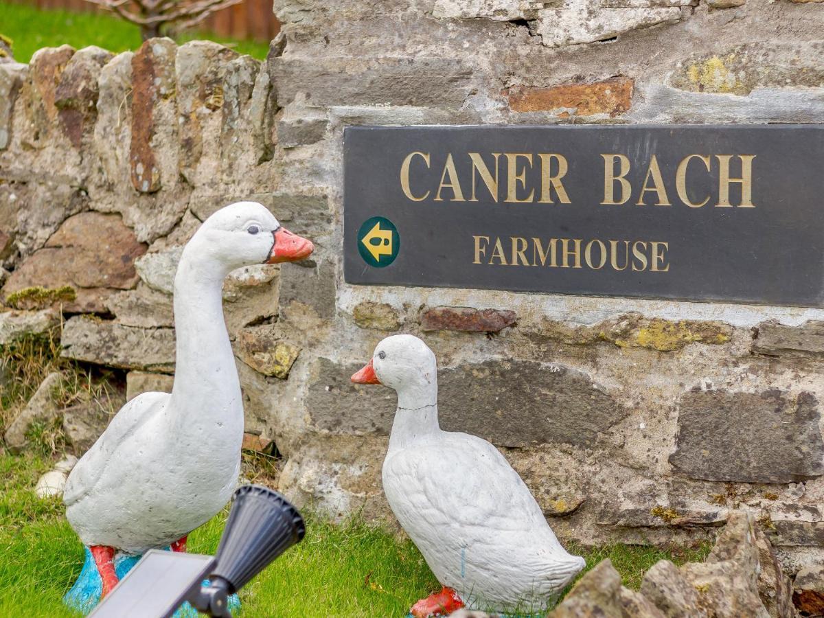 Caner Bach Lodge Bridgend  Bagian luar foto