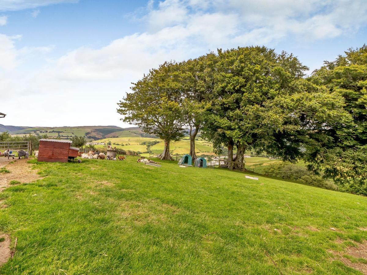 Caner Bach Lodge Bridgend  Bagian luar foto